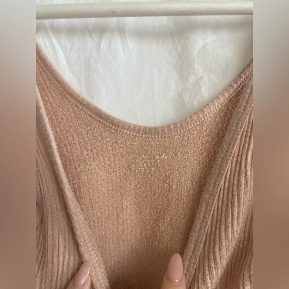 Urban Outfitters Out From Under Drew Seamless top Size Medium - Picture 8 of 11